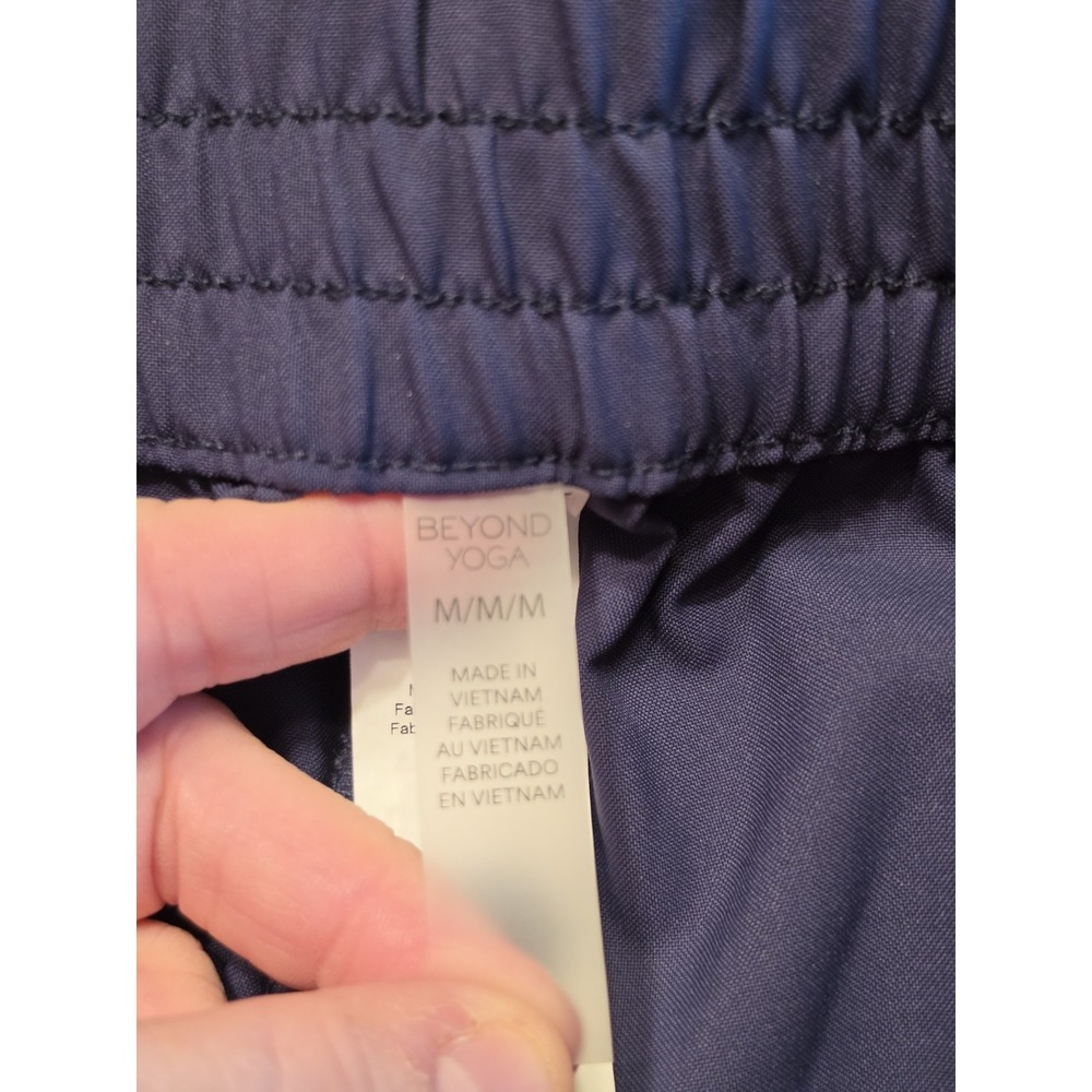 Beyond Yoga Status Stretch Wide Leg Trouser Pants Womens Medium Navy Pleated - Picture 7 of 14